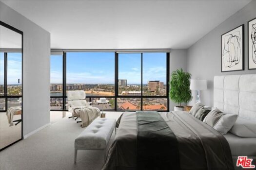 4267 Marina City Drive 900